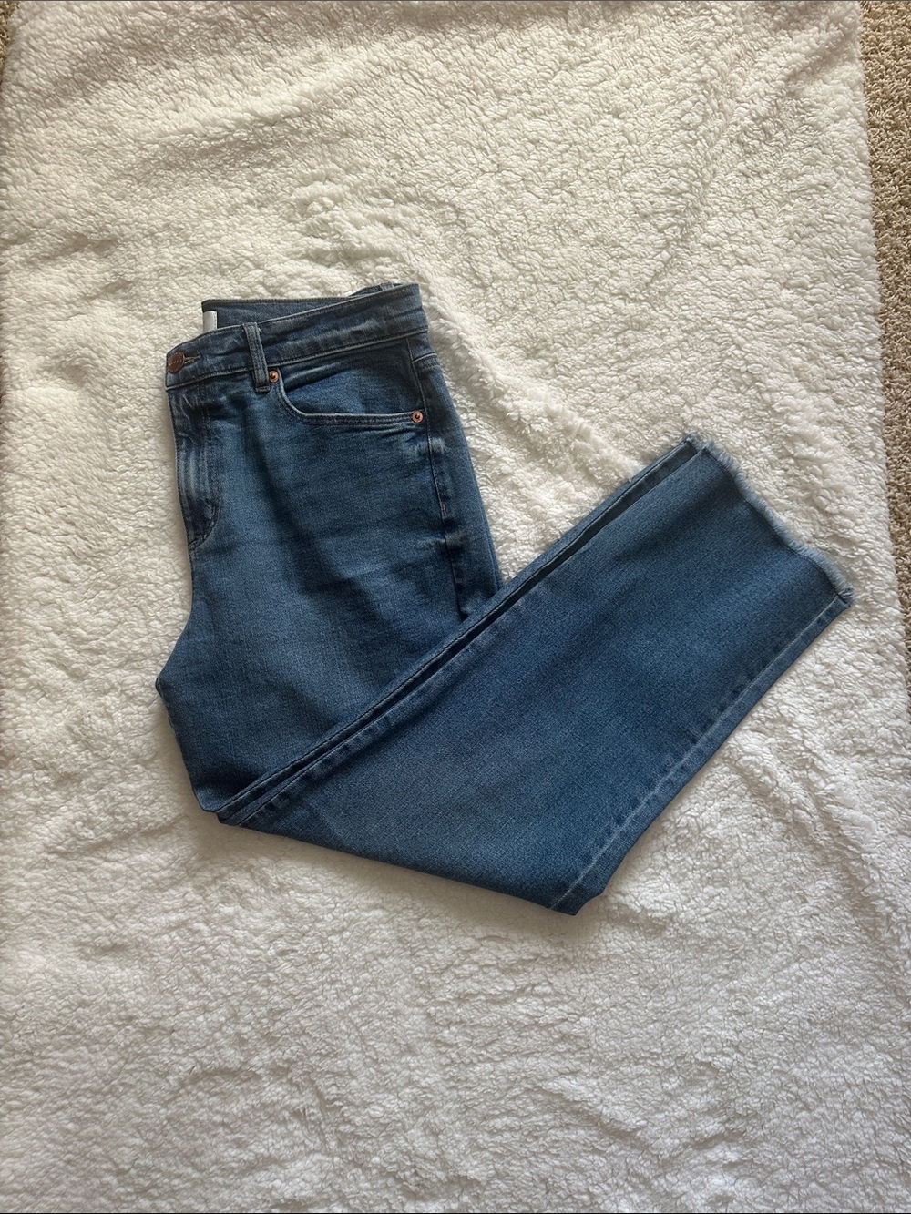 LOFT Straight-Leg crop Jeans in Medium Blue Wash